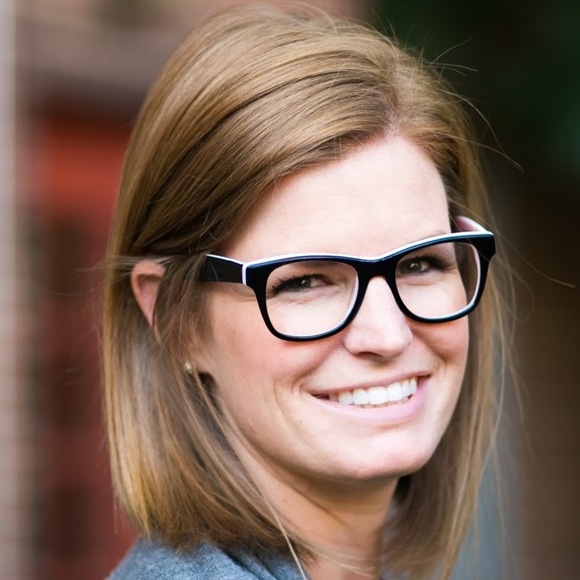 Meet your Posher, Alison - Picture 1 of 1